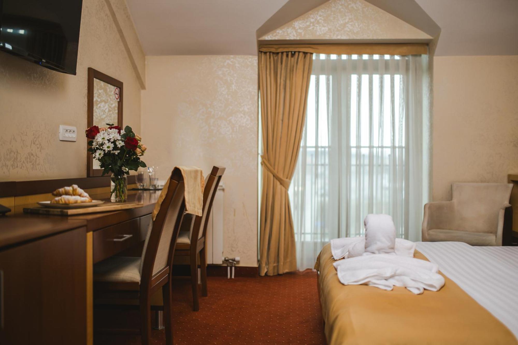 Hotel Marshal Никшич Экстерьер фото
