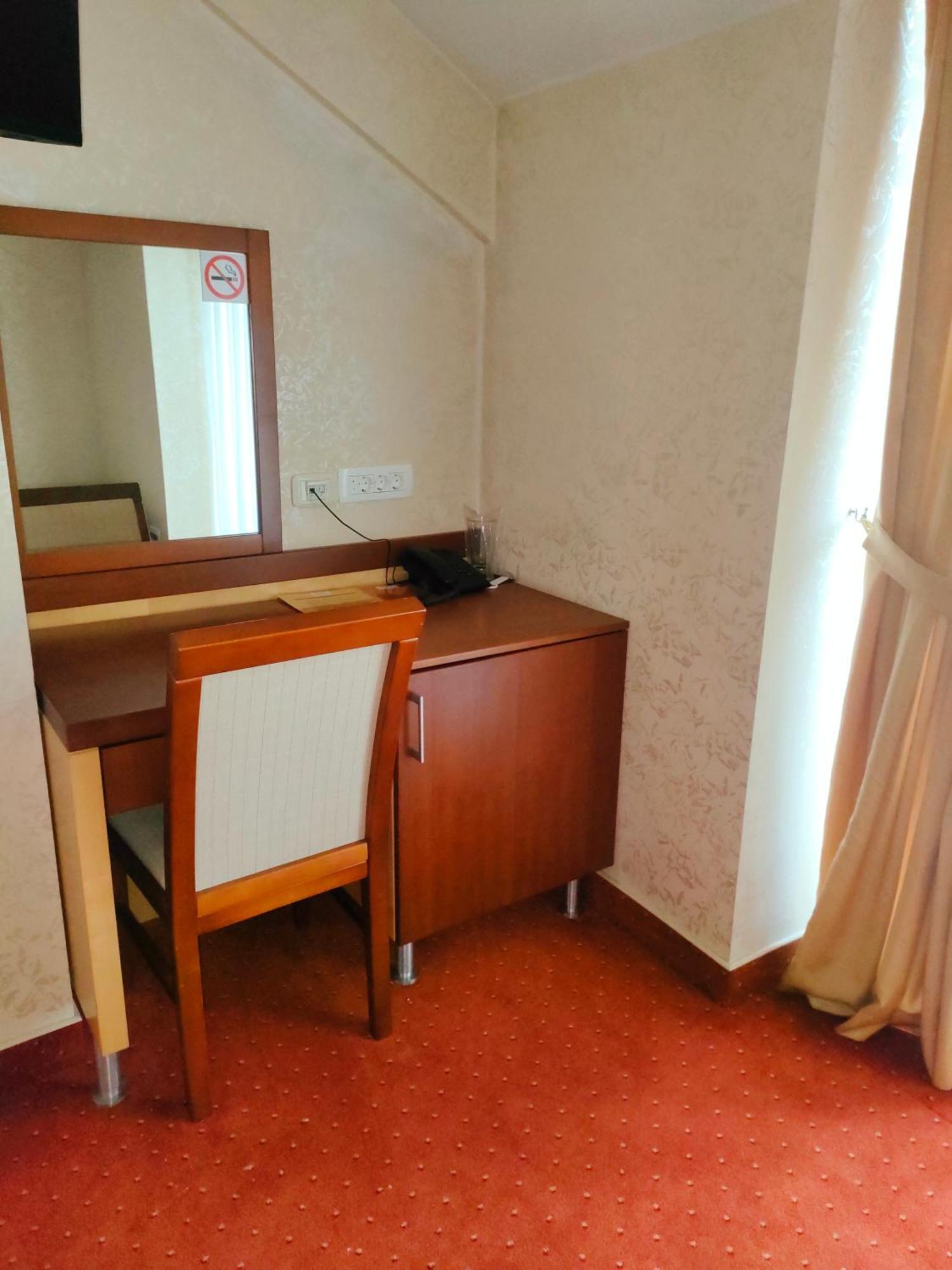 Hotel Marshal Никшич Экстерьер фото